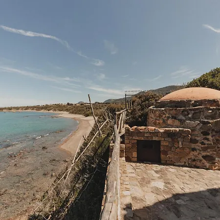 בית נופש Cala La Giara צ'פאלו